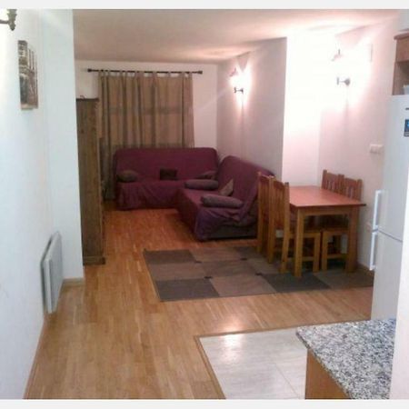 Completo Broto Apartment ภายนอก รูปภาพ